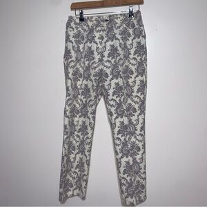 Isaac Mizrahi Woman’s Gray and Pink Patterned Pants Size 8 Petite